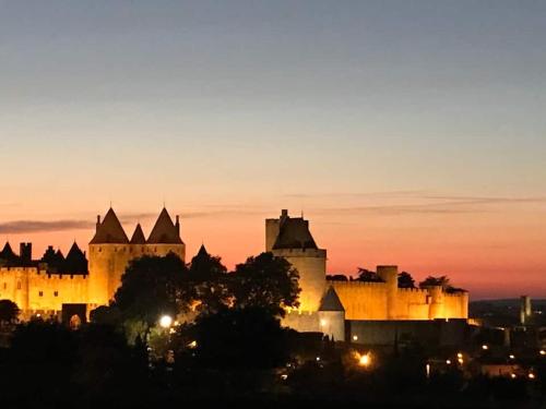 Chambre avec vue panoramique sur la Cité Médiévale