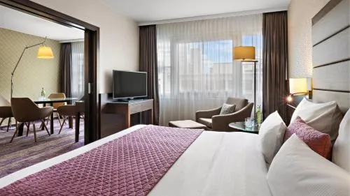 Crowne Plaza Berlin City Centre Ku'damm by IHG photo 32