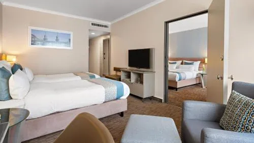 Crowne Plaza Berlin City Centre Ku'damm by IHG photo 35