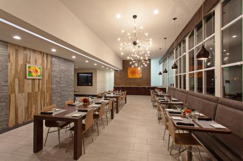 Gallery image of Holiday Inn West Covina by IHG in West Covina