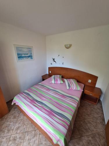 Apartments with parking space Supetarska Draga - Gornja, Rab - 13645