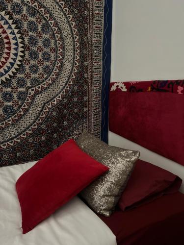 Postel nebo postele na pokoji v ubytování Cozy apartment in the heart of Kasbah Tangier
