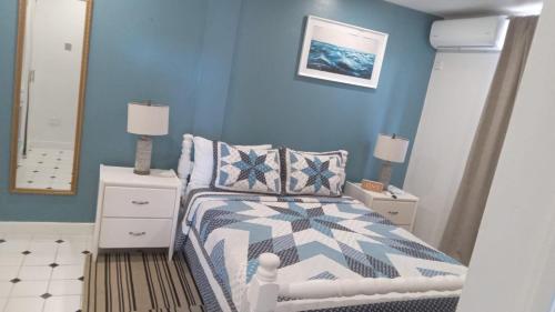 Postel nebo postele na pokoji v ubytování Luxury 1BR condo in St. Lucia