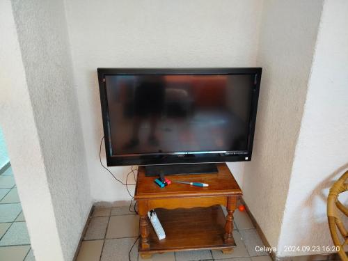 Μια τηλεόραση ή/και κέντρο ψυχαγωγίας στο Casa Bravo Celaya