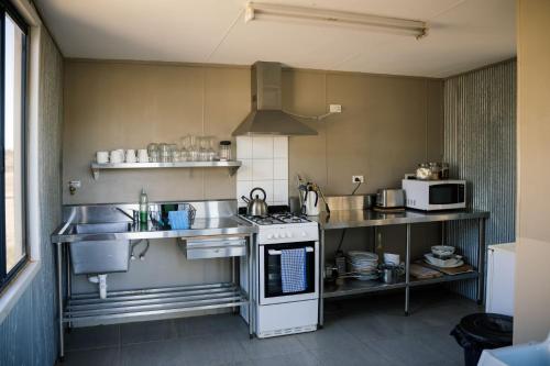 Dapur atau dapur kecil di Wooramel River Retreat