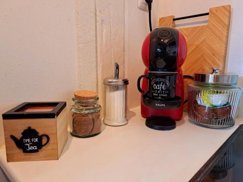 Photo de la galerie de l'établissement Charmant Duplex à Thiers, vue sur la chaîne des Puys, à Thiers