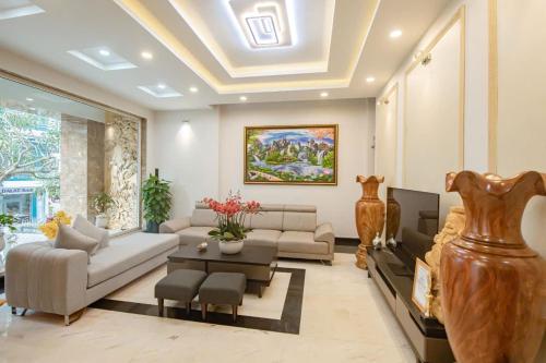 Afbeelding uit fotogalerij van GMP Valley Hotel DL - by BAY LUXURY in Da Lat