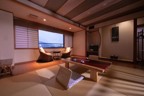 蔵王・和歌の宿　わかまつやにあるテレビまたはエンターテインメントセンター