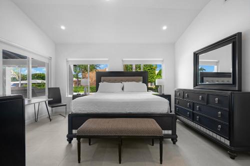 En eller flere senge i et værelse på Villa Coco Cozy Home Near Brickell Miami Beach