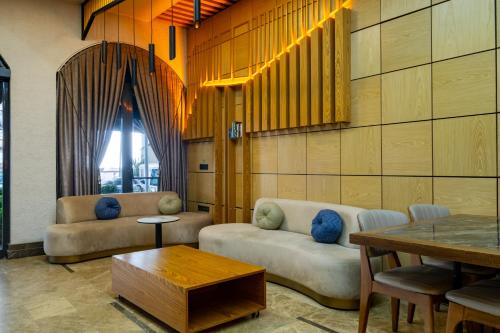 Χώρος καθιστικού στο FRT AİRPORT OTEL