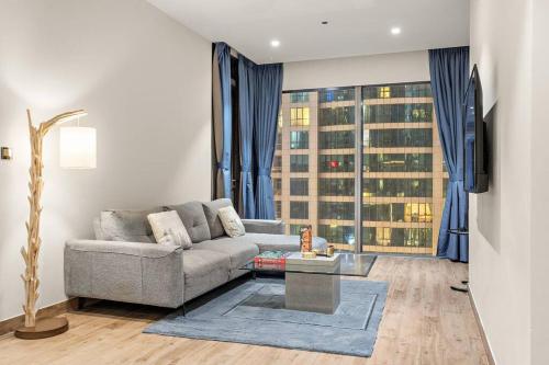 Dubai Marina 1BR with Pool Near Shops & Restaurants photo 2
