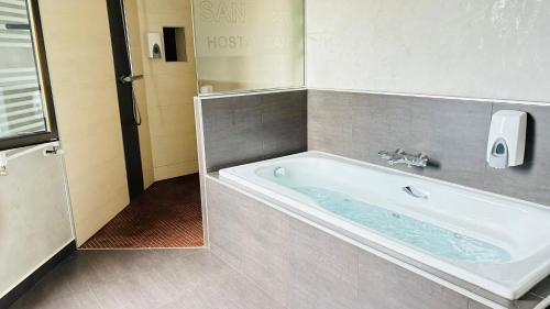 Vannituba majutusasutuses Hostal Sans