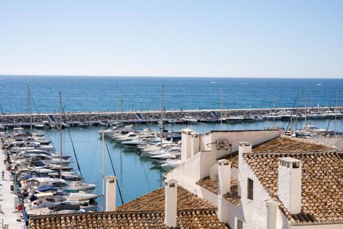 Modern Luxury 2B Apt in Puerto Banus