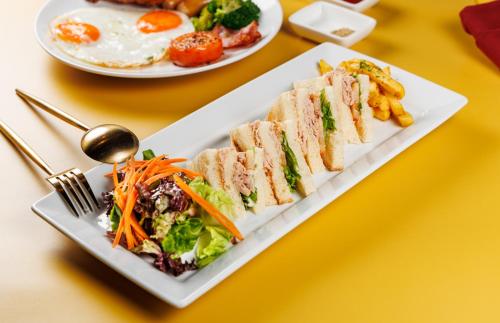 Φαγητό σε αυτό το ξενοδοχείο ή κάπου εκεί κοντά