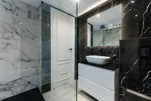 Modern Luxury 2B Apt in Puerto Banus