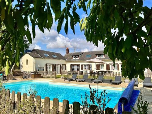 Demeure spacieuse avec piscine dans le Perche