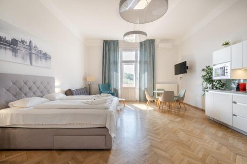 Klauzal Luxury Studio balcony K23 1072 Budapest, Klauzál tér kép - 3