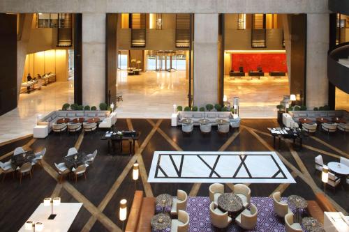 an overhead view of a lobby with tables and chairs at Hyatt Regency Mexico City in Mexico City
