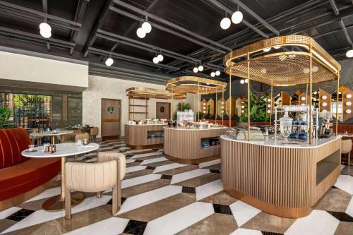 Area soggiorno di Boreas Hotel, Trademark Collection by Wyndham