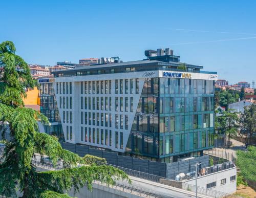 Bangunan di mana terletaknya hotel