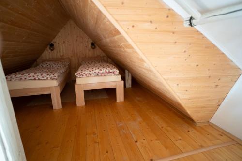 Кровать или кровати в номере Apartmány u Maroša