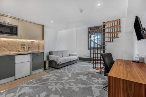 Large Double Room - Mezzanine Room