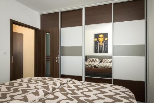Postel nebo postele na pokoji v ubytování 3 rooms Luxury apartment with private parking