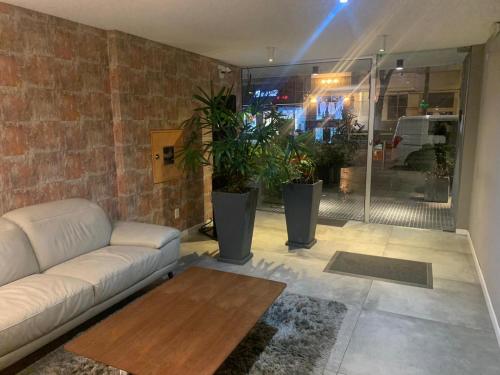 Posezení v ubytování Hermoso monoambiente en Punta Carretas piso 11