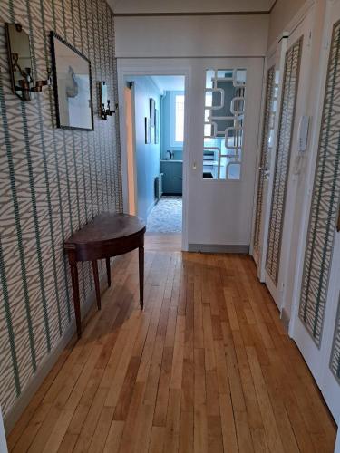 Bright & elegant appartment with view over Invalides, near St Germain des Prés