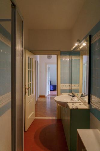 Spacious and pleasant 2-BR apt