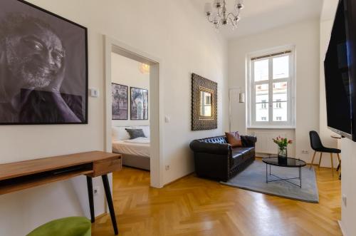 Charming Historical Apartments Near City Centre