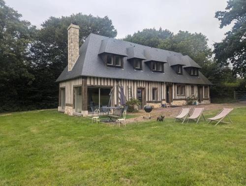 Κήπος έξω από το Maison proche Pont l'Eveque Deauville Honfleur