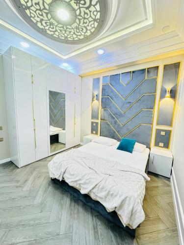 Llit o llits en una habitació de Sea View Apartment