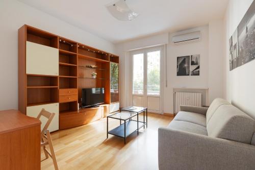 GuestHost - Irnerio- Washington Balcony Apartment