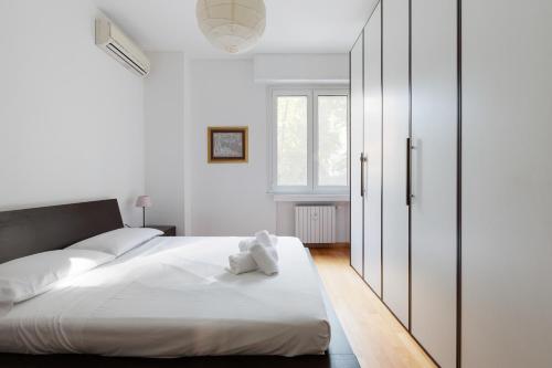 GuestHost - Irnerio- Washington Balcony Apartment