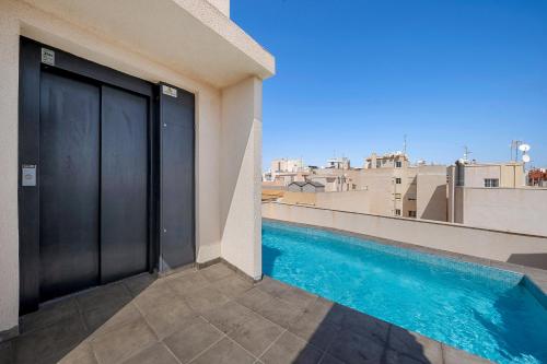 Casa Amorosa Apartment - With Pool and Close to Beach, City Centre and Bus Station
