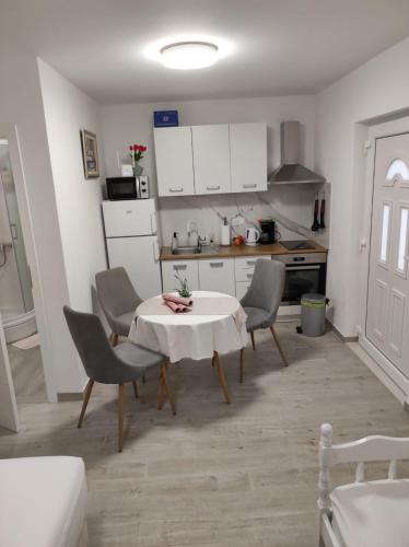 Studio apartman Mare
