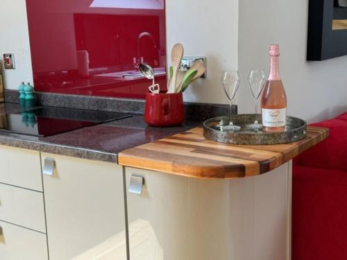 Η κουζίνα ή μικρή κουζίνα στο The Wee Cosy Nook
