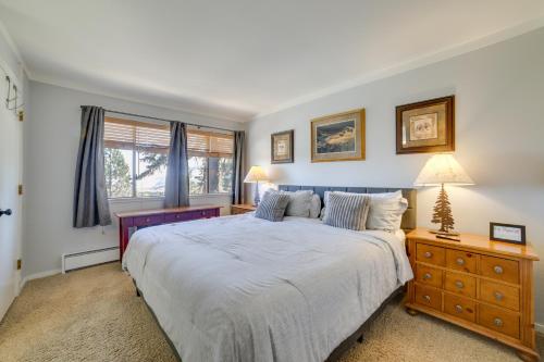 a bedroom with a large bed and a window at Walk to Ski Lift Mtn-View Condo in Mammoth Lakes in Mammoth Lakes