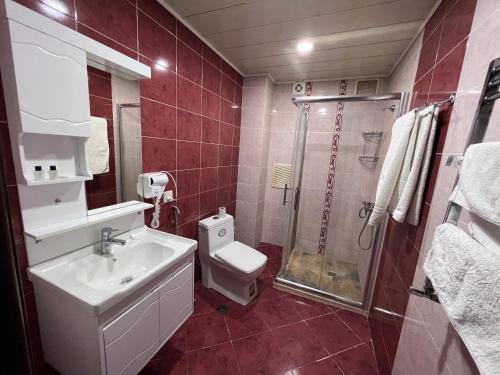 Ванная комната в AEF Hotel