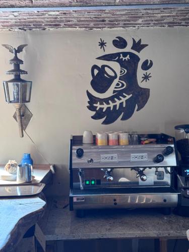 Příslušenství pro přípravu čaje a kávy v ubytování Buteo chambres d'hôtes & espresso