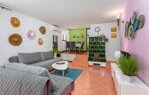 3 Bedroom Stunning Apartment In Krk