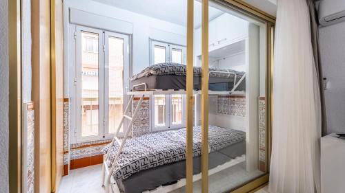 Calle Pedro Lorca Spacious Studio near Del Cura Beach , seafront with many reastoraunts, supermarket Masymas and pharmacy 24h