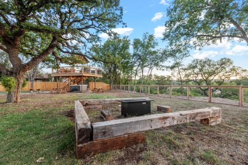 Κήπος έξω από το Guadalupe Bluff Bunk House