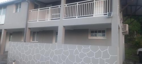 Un balcón o terraza en Abricotier à cinq minutes des plages