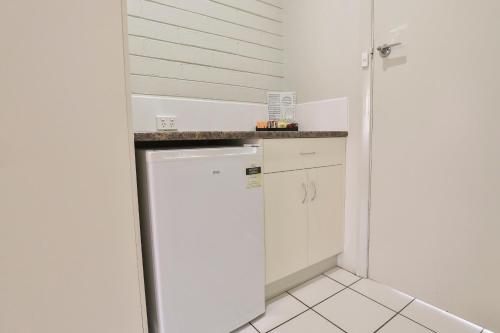 Una cocina o zona de cocina en Robinvale Bridge Motel