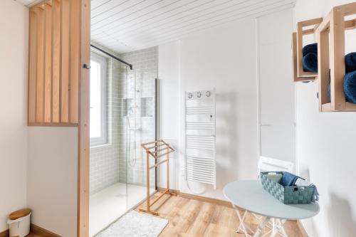 Koupelna v ubytování Les Brises Normandes - Maison à 4min de la plage