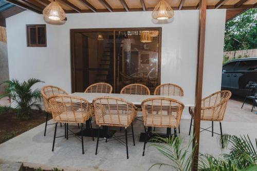 Posezení v ubytování Villa Adara by Araw Residences