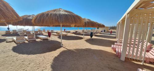 Cozy 1BR in Princess Resort with Pools & Private Beach