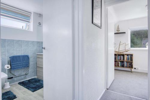 Koupelna v ubytování High Deck - 1 Bedroom Apartment - Saundersfoot